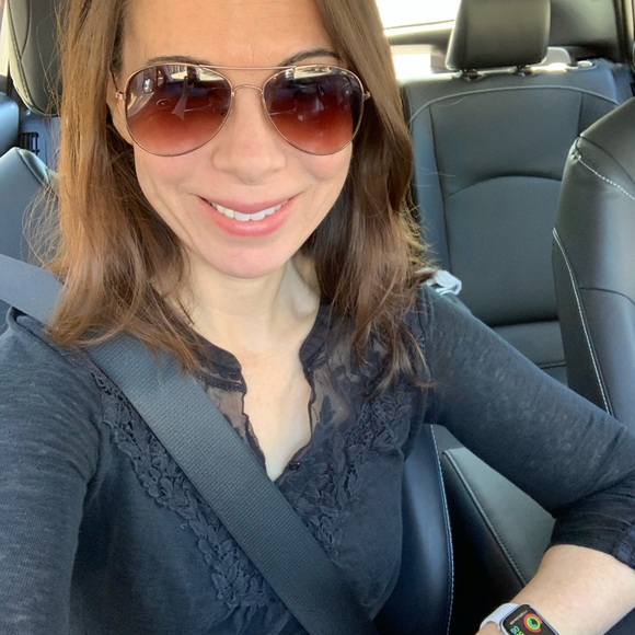 MEET YOUR POSHER - Picture 1 of 2